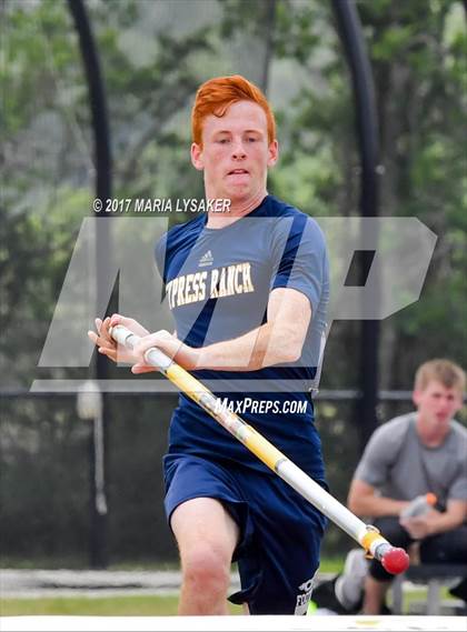 Thumbnail 2 in UIL Regional Track & Field Meet R3 photogallery.