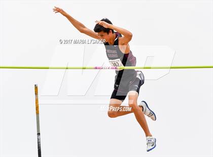 Thumbnail 3 in UIL Regional Track & Field Meet R3 photogallery.