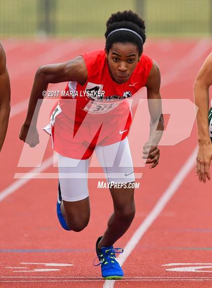 Thumbnail 2 in UIL Regional Track & Field Meet R3 photogallery.