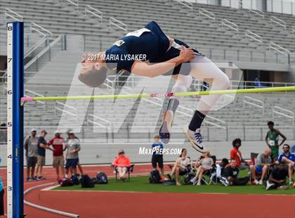 Thumbnail 2 in UIL Regional Track & Field Meet R3 photogallery.