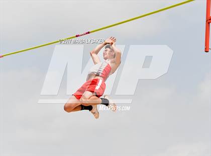 Thumbnail 1 in UIL Regional Track & Field Meet R3 photogallery.
