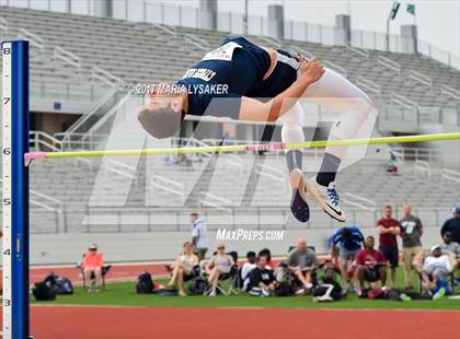 Thumbnail 2 in UIL Regional Track & Field Meet R3 photogallery.