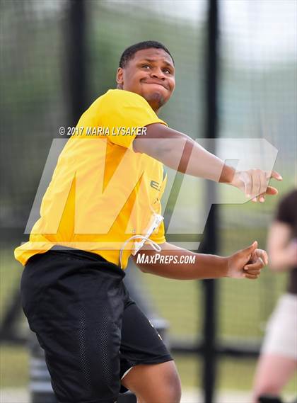 Thumbnail 1 in UIL Regional Track & Field Meet R3 photogallery.