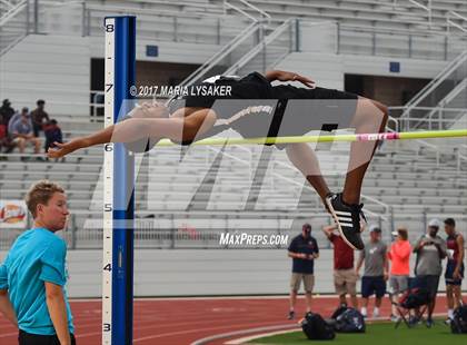 Thumbnail 1 in UIL Regional Track & Field Meet R3 photogallery.