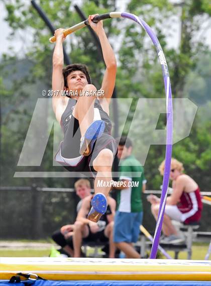 Thumbnail 2 in UIL Regional Track & Field Meet R3 photogallery.