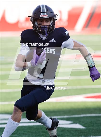 Thumbnail 3 in Skyridge vs. Corner Canyon (UHSAA 6A Final) photogallery.