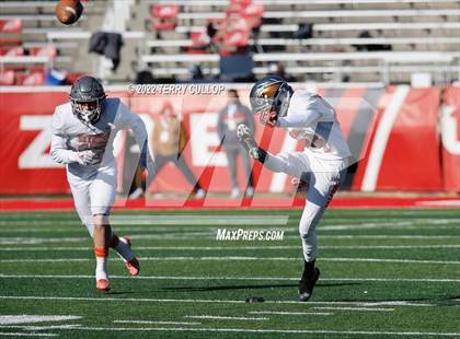 Thumbnail 1 in Skyridge vs. Corner Canyon (UHSAA 6A Final) photogallery.