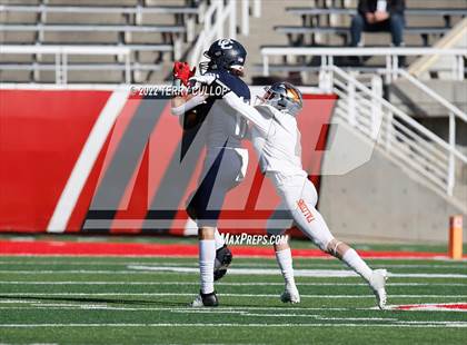 Thumbnail 3 in Skyridge vs. Corner Canyon (UHSAA 6A Final) photogallery.