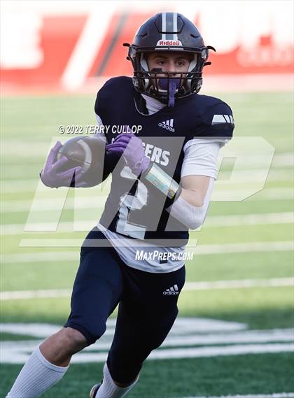 Thumbnail 1 in Skyridge vs. Corner Canyon (UHSAA 6A Final) photogallery.