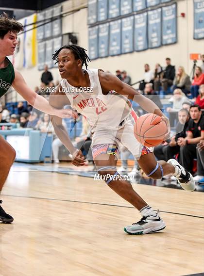 Thumbnail 2 in Mater Dei vs. Edison (CDM Beach Bash Tournament) photogallery.