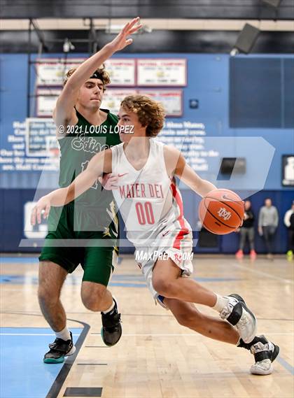 Thumbnail 2 in Mater Dei vs. Edison (CDM Beach Bash Tournament) photogallery.