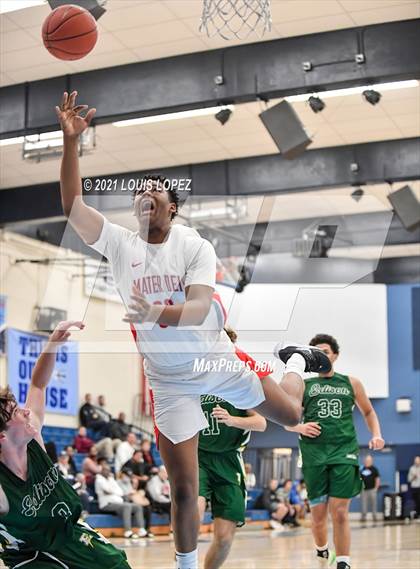 Thumbnail 3 in Mater Dei vs. Edison (CDM Beach Bash Tournament) photogallery.