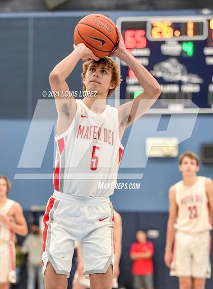 Thumbnail 3 in Mater Dei vs. Edison (CDM Beach Bash Tournament) photogallery.