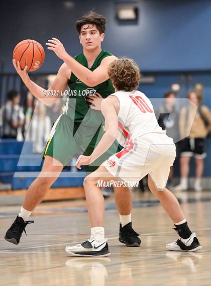 Thumbnail 2 in Mater Dei vs. Edison (CDM Beach Bash Tournament) photogallery.