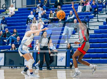 Thumbnail 3 in Pope vs Archer (Hounds Holiday Hoop Classic Final) photogallery.