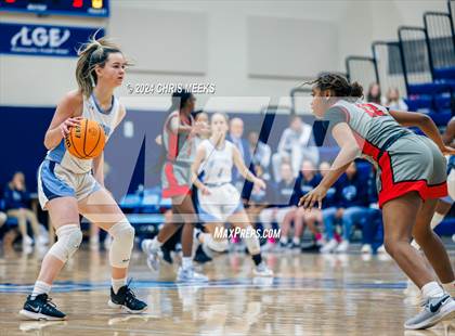 Thumbnail 2 in Pope vs Archer (Hounds Holiday Hoop Classic Final) photogallery.