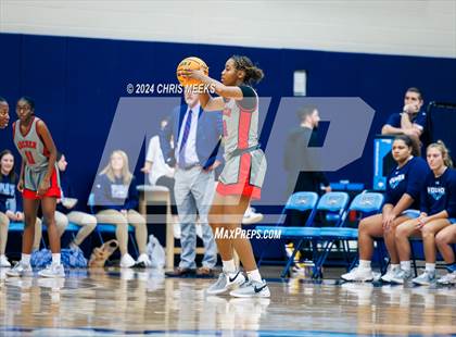 Thumbnail 3 in Pope vs Archer (Hounds Holiday Hoop Classic Final) photogallery.