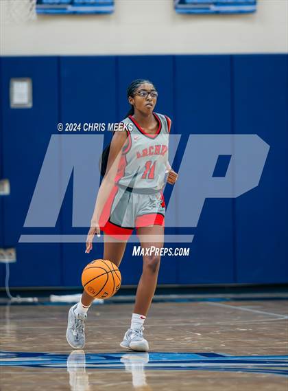 Thumbnail 1 in Pope vs Archer (Hounds Holiday Hoop Classic Final) photogallery.
