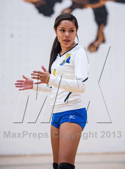 Thumbnail 1 in ThunderRidge vs. Wheat Ridge (Smoky Hill Buff Classic) photogallery.