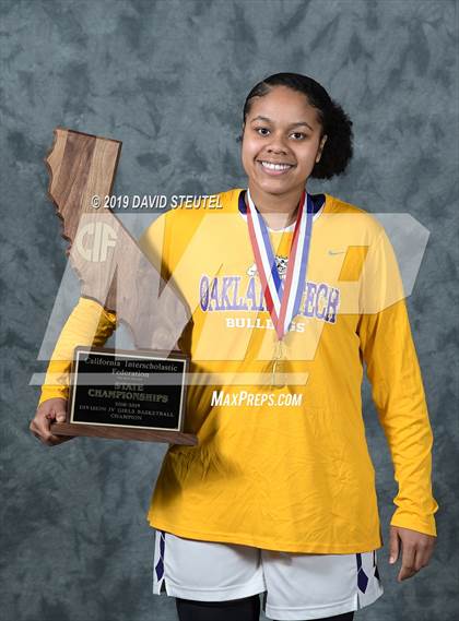 Thumbnail 2 in Oakland Tech (CIF State D4 Award Photos) photogallery.