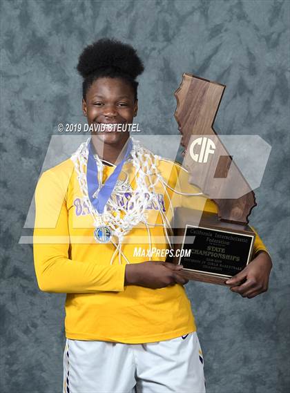 Thumbnail 1 in Oakland Tech (CIF State D4 Award Photos) photogallery.