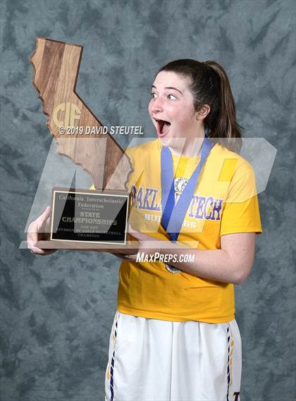 Thumbnail 1 in Oakland Tech (CIF State D4 Award Photos) photogallery.