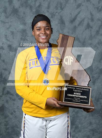 Thumbnail 1 in Oakland Tech (CIF State D4 Award Photos) photogallery.