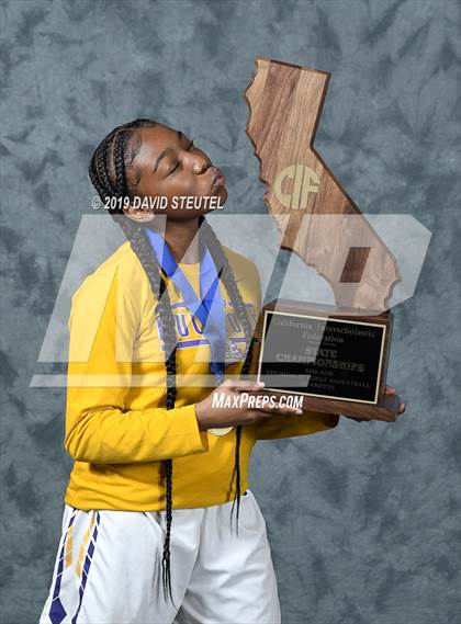 Thumbnail 2 in Oakland Tech (CIF State D4 Award Photos) photogallery.