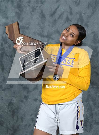 Thumbnail 3 in Oakland Tech (CIF State D4 Award Photos) photogallery.