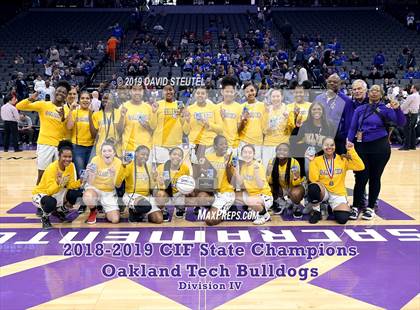 Thumbnail 2 in Oakland Tech (CIF State D4 Award Photos) photogallery.