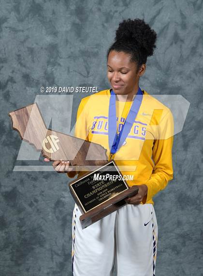 Thumbnail 2 in Oakland Tech (CIF State D4 Award Photos) photogallery.