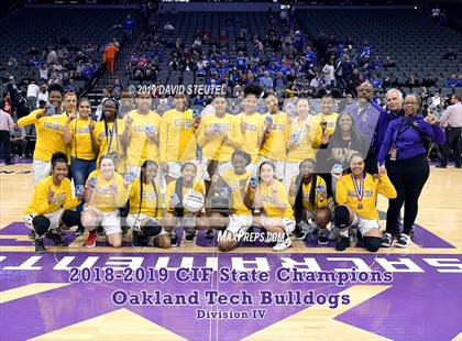 Thumbnail 1 in Oakland Tech (CIF State D4 Award Photos) photogallery.