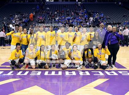 Thumbnail 1 in Oakland Tech (CIF State D4 Award Photos) photogallery.