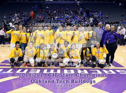 Thumbnail 3 in Oakland Tech (CIF State D4 Award Photos) photogallery.