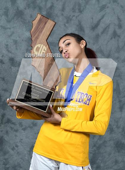 Thumbnail 2 in Oakland Tech (CIF State D4 Award Photos) photogallery.