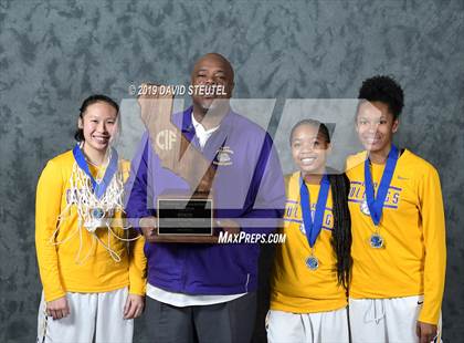 Thumbnail 3 in Oakland Tech (CIF State D4 Award Photos) photogallery.