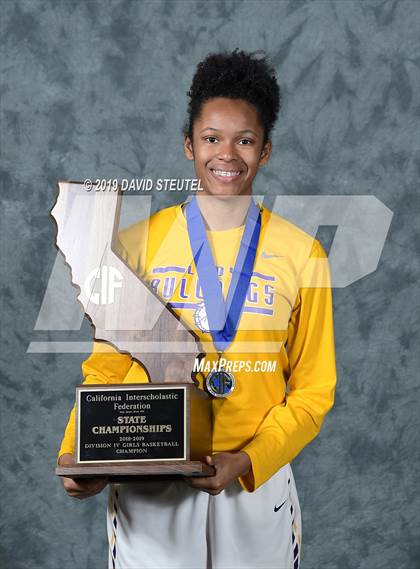 Thumbnail 1 in Oakland Tech (CIF State D4 Award Photos) photogallery.