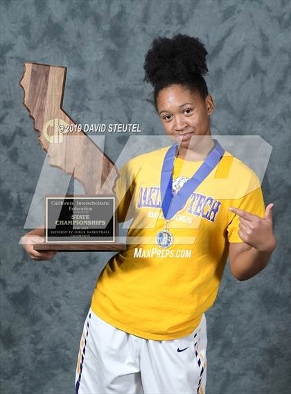Thumbnail 3 in Oakland Tech (CIF State D4 Award Photos) photogallery.
