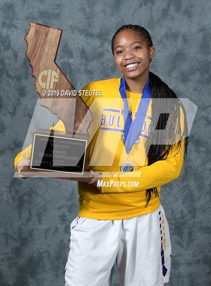 Thumbnail 2 in Oakland Tech (CIF State D4 Award Photos) photogallery.