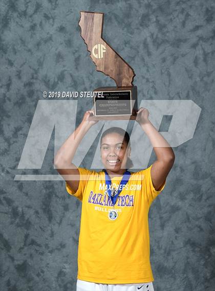 Thumbnail 1 in Oakland Tech (CIF State D4 Award Photos) photogallery.