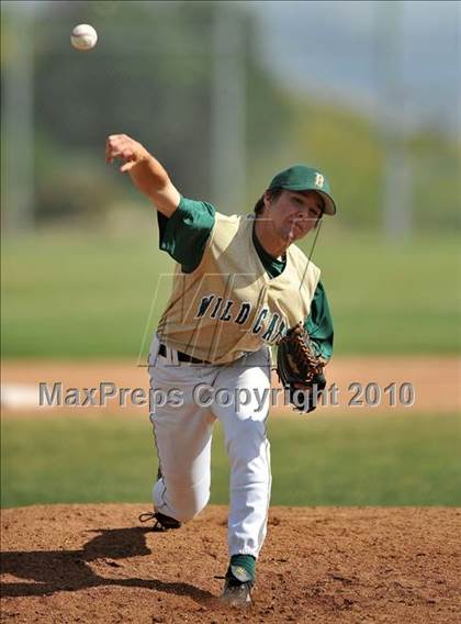 Thumbnail 1 in Villa Park @ Brea Olinda photogallery.