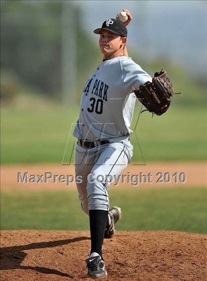 Thumbnail 1 in Villa Park @ Brea Olinda photogallery.
