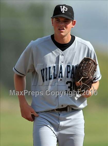 Thumbnail 3 in Villa Park @ Brea Olinda photogallery.