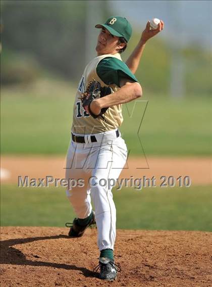Thumbnail 2 in Villa Park @ Brea Olinda photogallery.