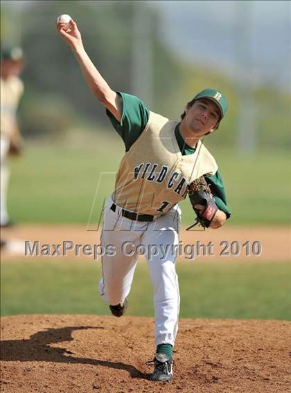 Thumbnail 1 in Villa Park @ Brea Olinda photogallery.