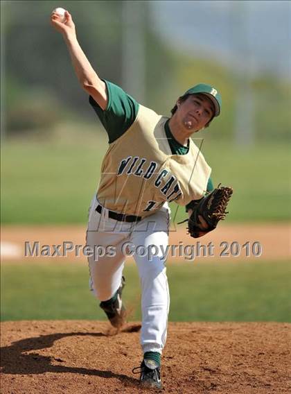Thumbnail 1 in Villa Park @ Brea Olinda photogallery.