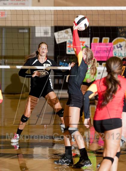 Thumbnail 1 in Oakdale @ Enochs photogallery.