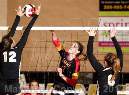 Thumbnail 3 in Oakdale @ Enochs photogallery.