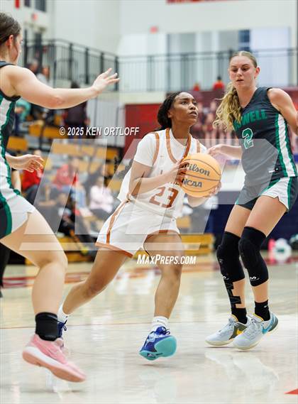 Thumbnail 1 in Roswell vs. Lanier (GHSA 5A Regional Playoff, Round 2) photogallery.
