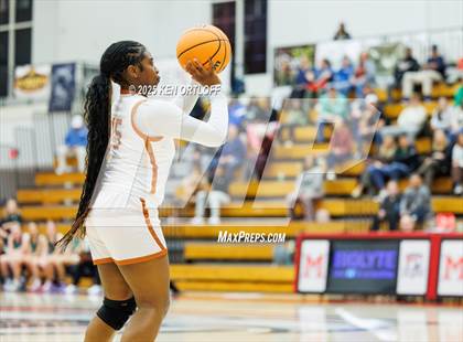 Thumbnail 1 in Roswell vs. Lanier (GHSA 5A Regional Playoff, Round 2) photogallery.
